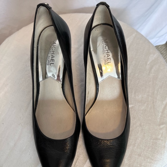 MICHAEL Michael Kors Black High Heels. Size 8. - Picture 5 of 10